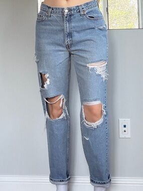 Vintage Levi’s 512 Distressed Straight Leg Jeans